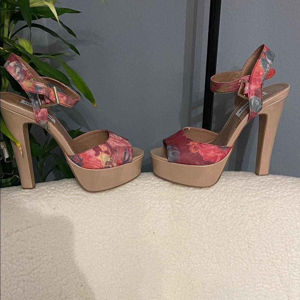 Steve Madden Pink Floral Platform Heels